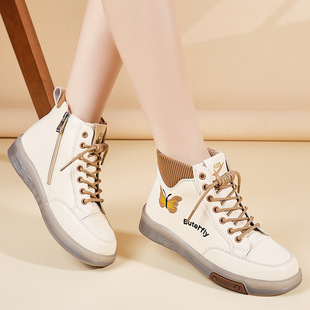 大码马丁靴女士软底短靴秋冬季2026新款皮鞋妈妈加绒休闲高帮女鞋