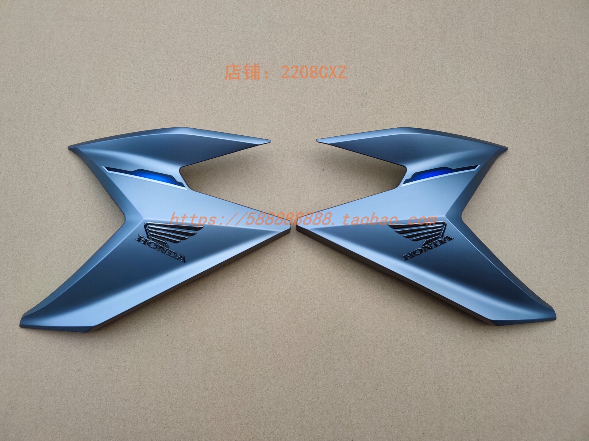 新大洲本田摩托车2021新款SDH125T-37左右侧转向灯侧盖镀铬标志