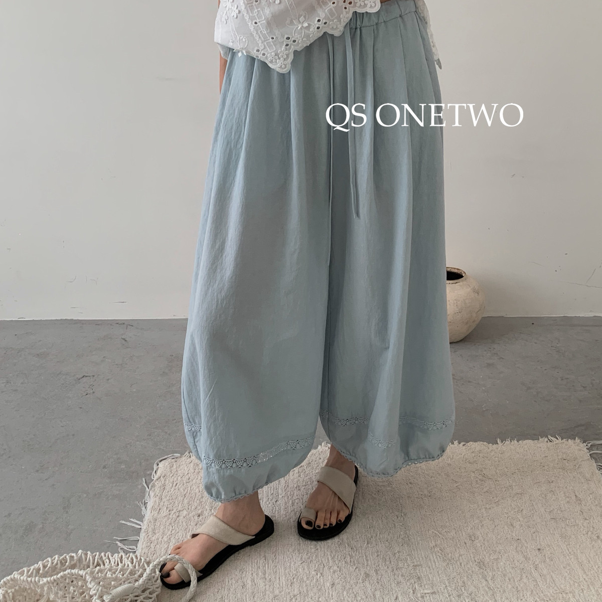 QS ONETWO-镂空重工松紧腰系带灯笼裤休闲裤(尺寸仅供参考)66219
