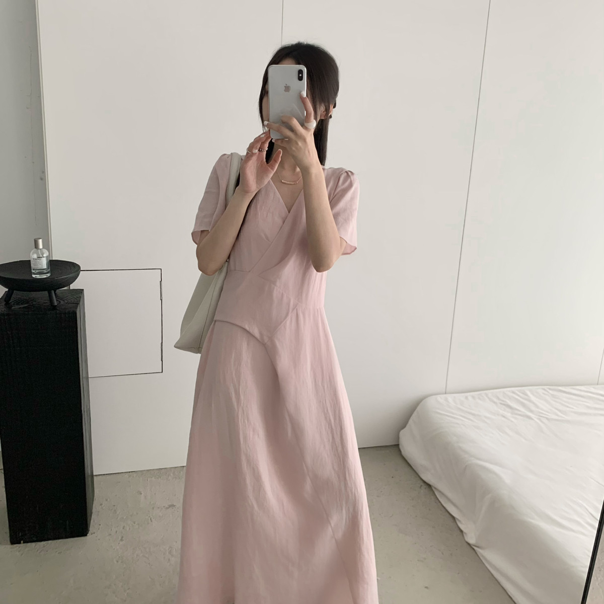 买手严选-泡菜馆-26夏上新法式优雅V领长款连衣裙88820