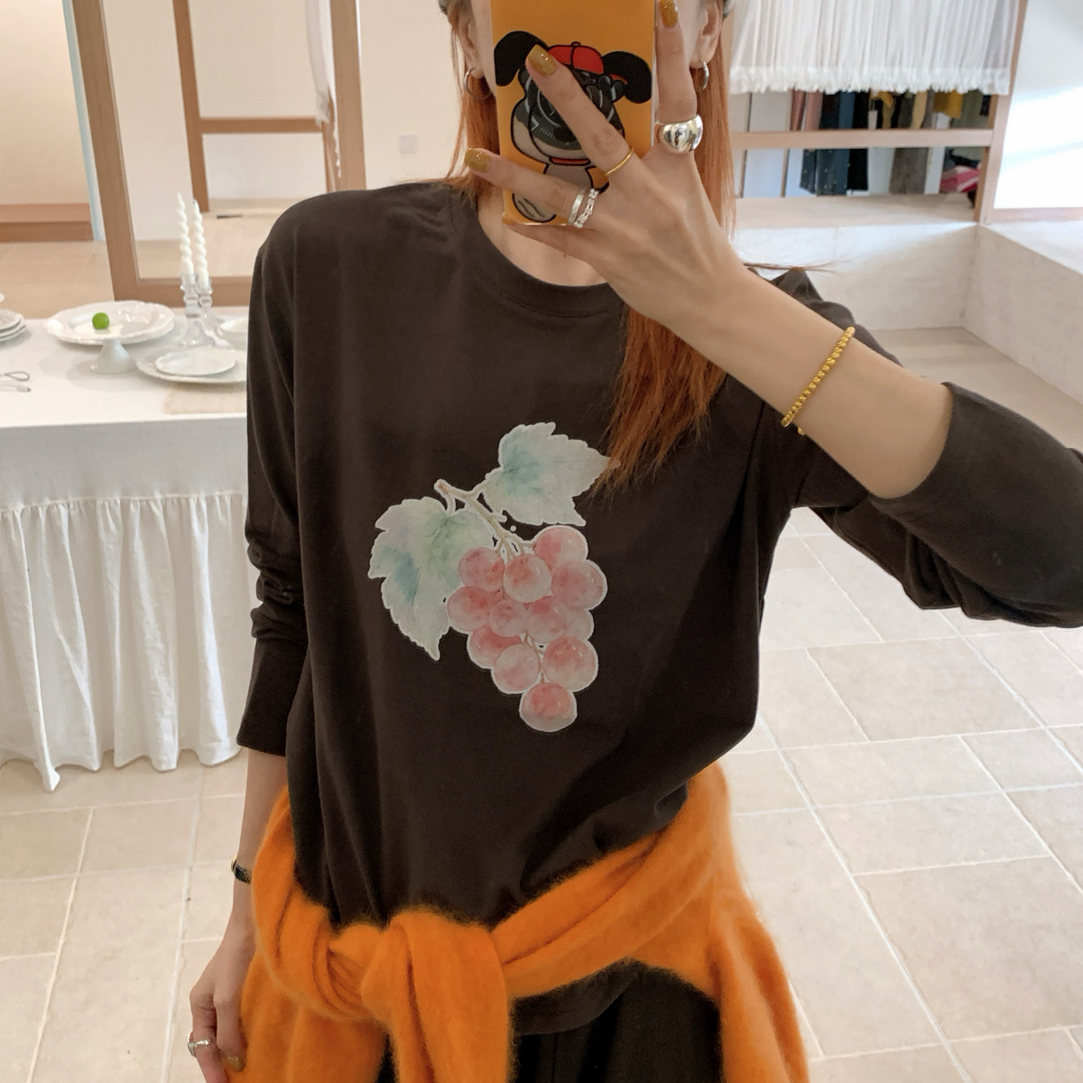 Vaoom-上新面料巨舒服一串葡萄撞色油画感圆领减龄感长袖T恤KT230图片