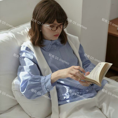 QS ONETWO-翻领木耳边压褶重工韩系百搭小衫(尺寸仅供参考)15179