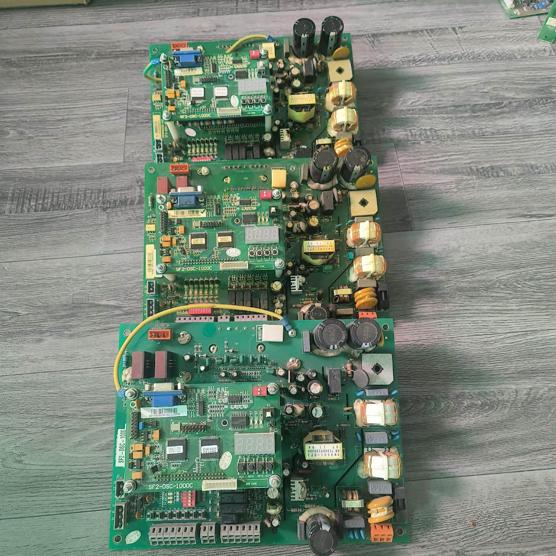 议价全新日立电梯门机板D