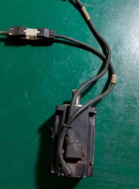 议价华成400w伺服电机HC060430APKUAA   成色如