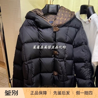 老花内衬黑色连帽羽绒服