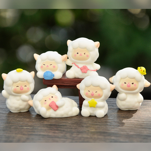 可爱呆萌背包小绵羊手办微景观桌面装饰品小摆件潮玩动物盲盒礼物