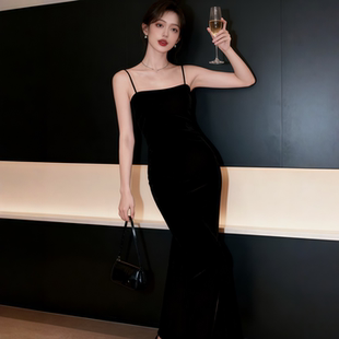 新款法式i赫本风黑色丝绒吊带连衣裙女无袖显瘦晚装直筒礼服长裙