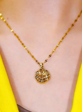 精致钛钢项链女圆镂空吊坠网红锁