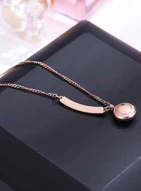 钛钢玫瑰金笑脸项链03