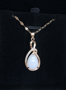 玫瑰金水滴白玉吊坠和田玉平安扣