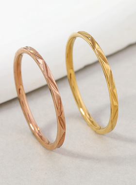 欧美钛钢超细V纹小众戒指