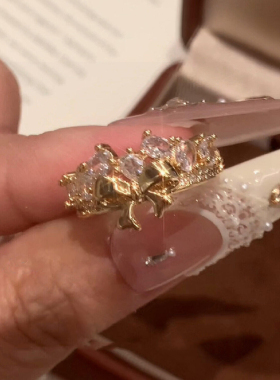 甜美金色蝴蝶结戒指设计感