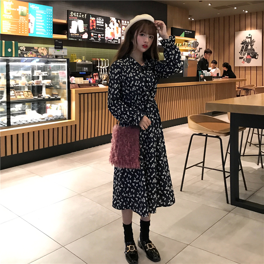 Real shooting of new autumn 2020 Korean version of small flower Waist Long Sleeve Chiffon dress children students