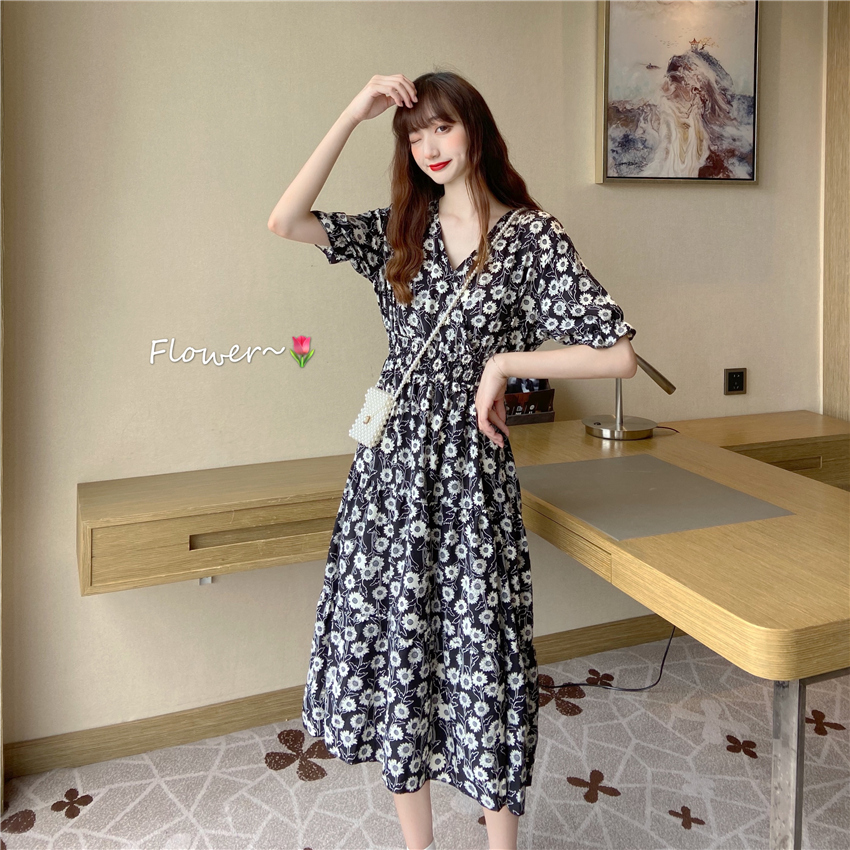 Real photo 2021 summer new V-neck Daisy Black Floral short sleeve dress mid long skirt