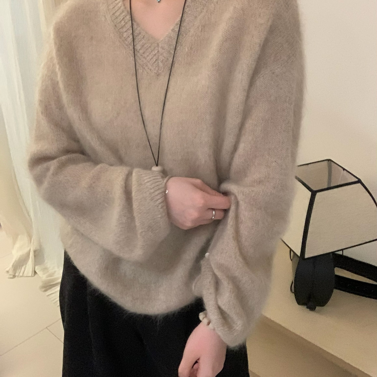 七七款V领拉毛亲肤舒适柔软细腻保暖羊绒衫18905