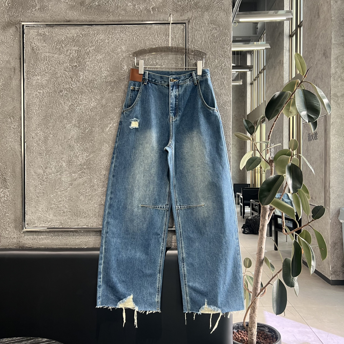 七七设计上新小众辣妹风散口破洞弯刀休闲百搭牛仔裤七M520120801,女装/女士精品,休闲裤,淘宝优惠券,粉丝福利购,淘宝优惠卷