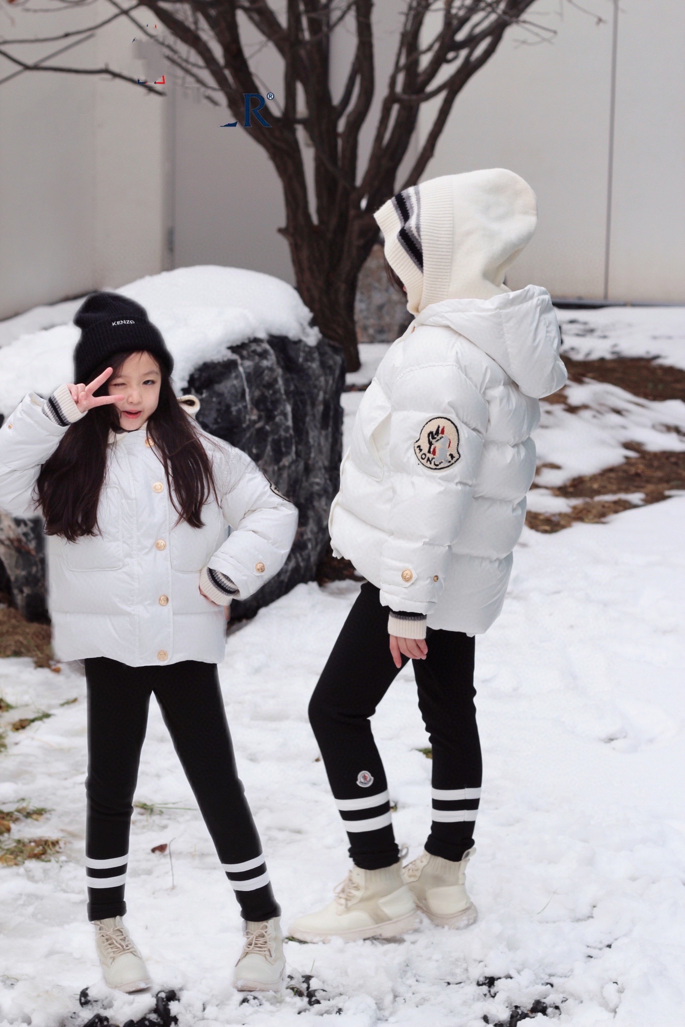 儿童经典连帽羽绒服学院风假两件毛衣冬款男女童洋气保暖防风外套