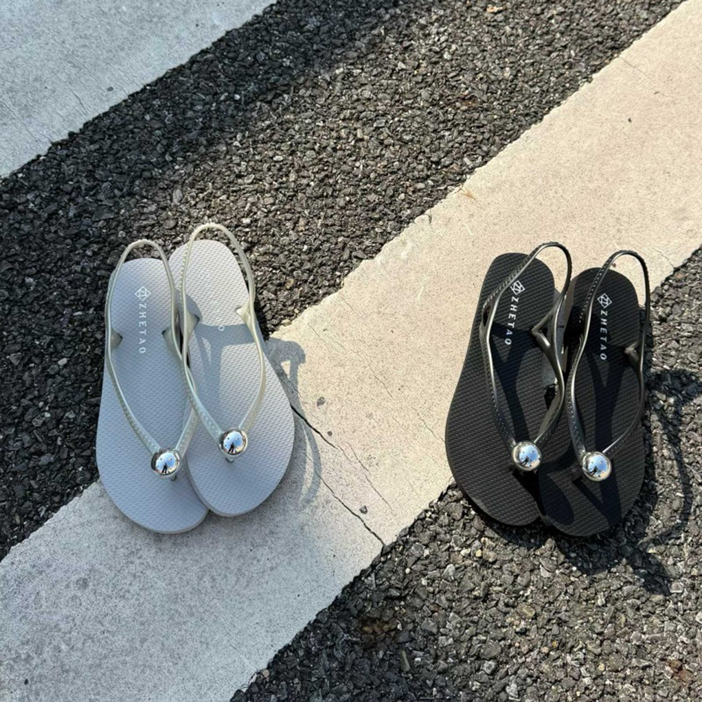 夏季新款夹脚凉鞋女平底外穿纯色百搭金属球球防滑沙滩软底凉拖鞋