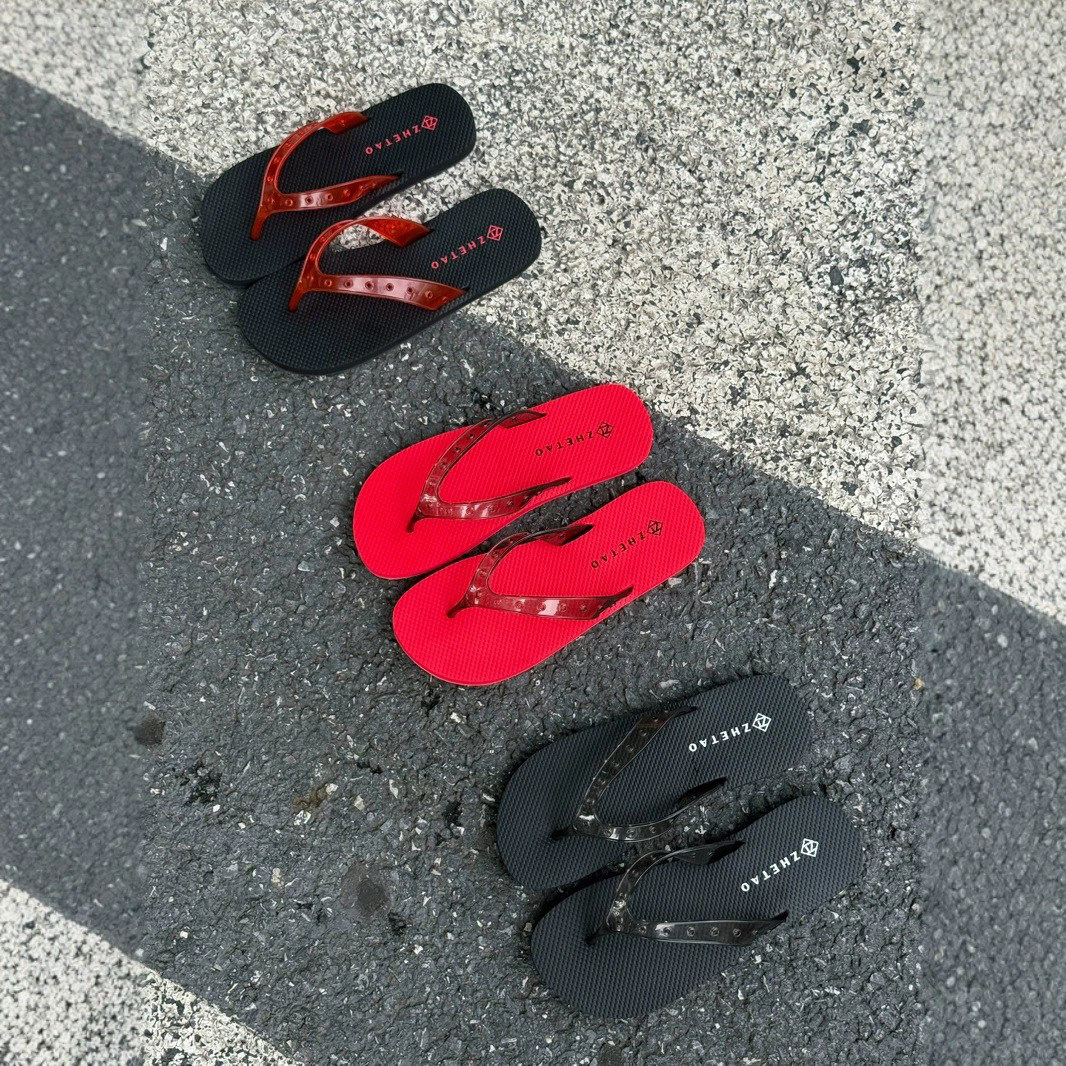夏季简约透明鞋带打孔夹脚人字拖果冻拼色红色舒适外穿凉鞋沙滩鞋