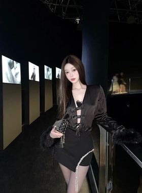 MIMIWU爆灯打call 醋酸缎面衬衫女秋季高级感黑色v领长袖连体上衣