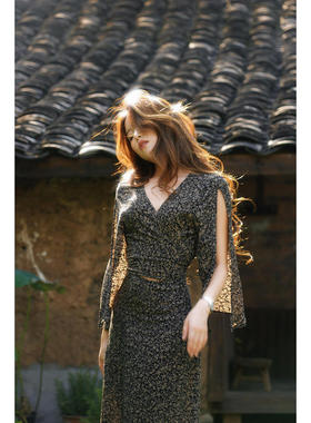 卜斯斯 100%人丝*垂顺飘逸*棕黑色碎花V领女士系带长裙