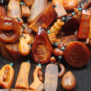 长白山松明子琥珀木纯手工原木挂坠项链扣牌吊坠汽车钥匙扣手把件