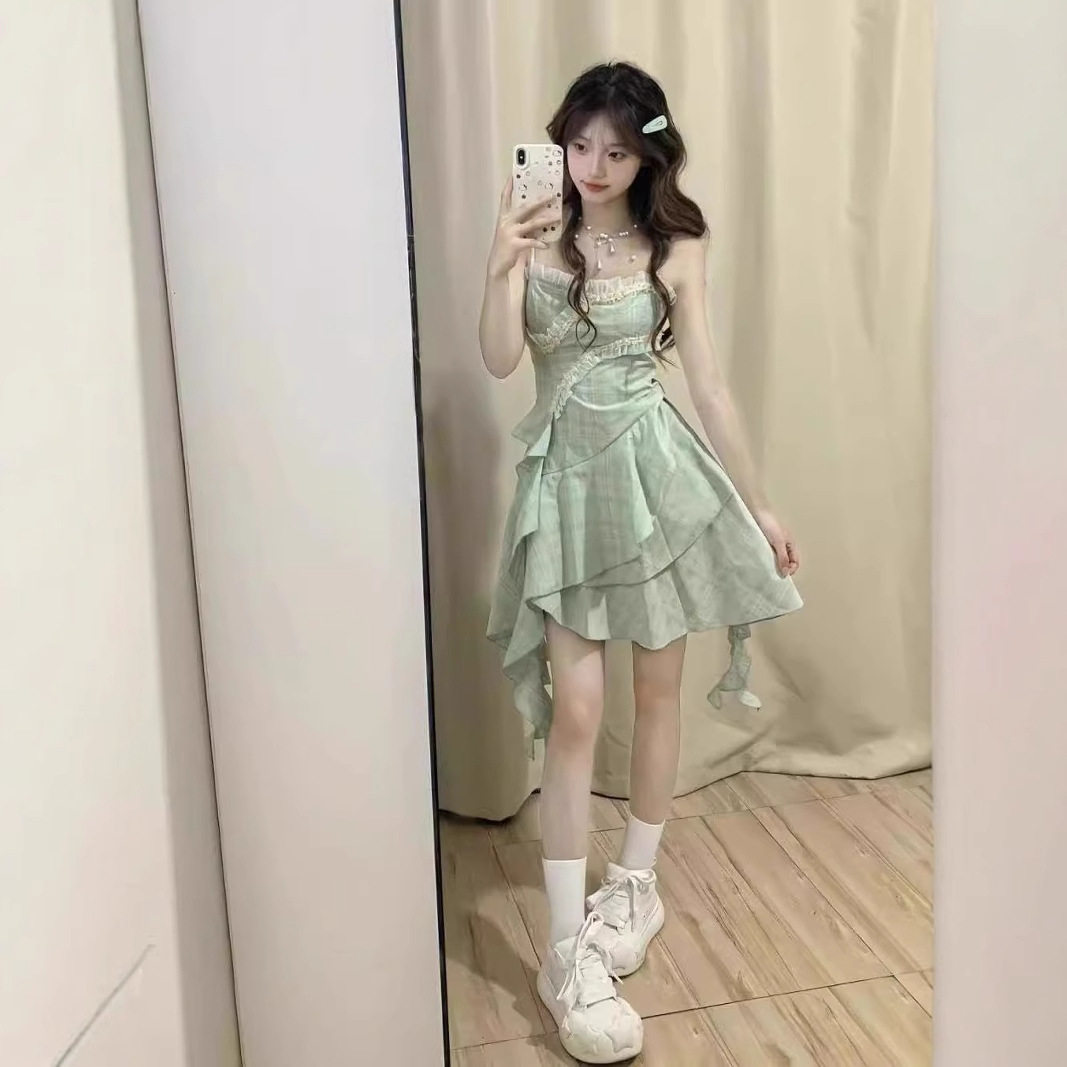 甜辣妹荷叶边吊带连衣裙仙女夏季显瘦裙子不规则气质海边沙滩短裙