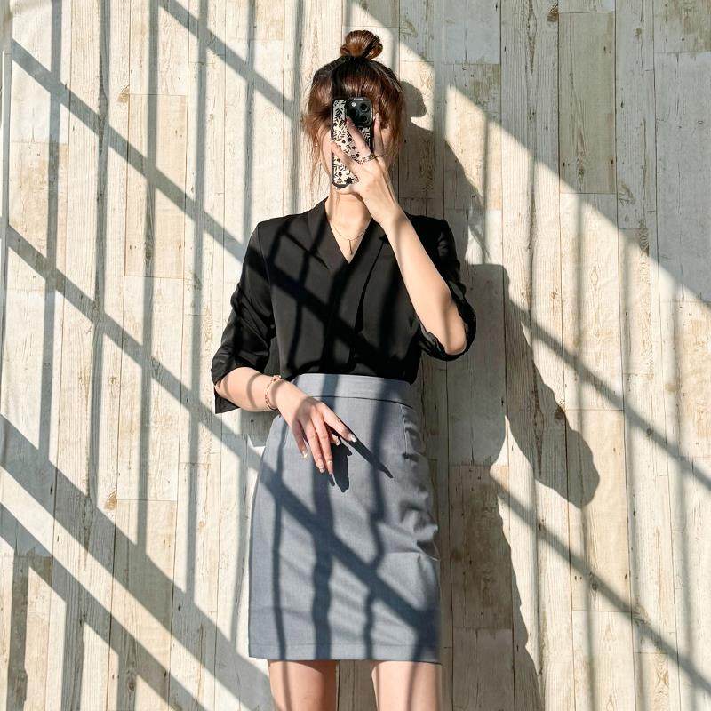 医美前台接待工作装高端洋气中袖雪纺V领衬衫女2025夏季职业套装