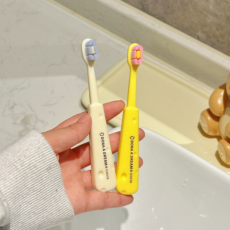 朵拉的梦芝士儿童软毛牙刷护龈