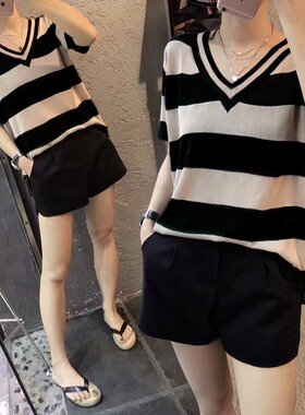 欧洲站冰丝套装女2026夏薄款条纹短袖V领宽松针织阔腿短裤两件套