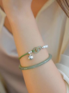 田玉手串环环相扣铃铛手链