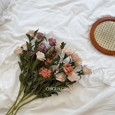 ins韩风摆拍仿真花玫瑰礼物复古家居装饰玫瑰花泡沫假花摆拍道具