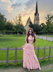 浪漫欧洲圆领百褶上衣粉色长裙两件套装Sexy top and skirt set