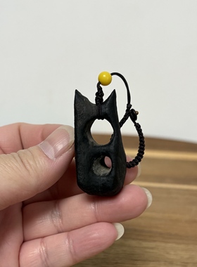 抽象黑猫象形石太湖石手把件小挂件 天然原石桌面小摆件 带挂绳