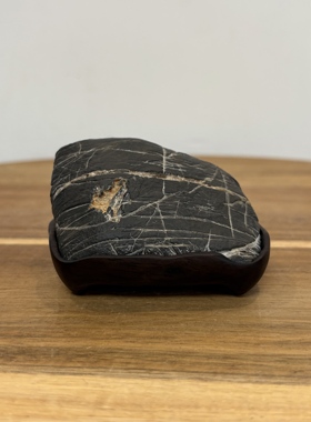 天然安徽灵璧石桌面小摆件 茶桌禅石 纹理好 背面金蟾 原石原底