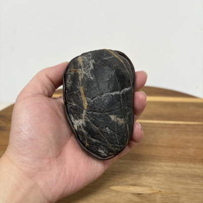小精品灵璧石手把件 天然原石原底 书桌茶桌面小禅石 黑檀木底座