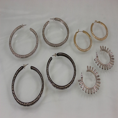 品牌经典圆环满钻系列吸睛耳环