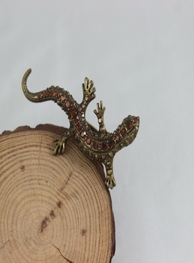 中古货 设计感壁虎造型爬宠动物钻饰戒指 仅一批C2*5FD