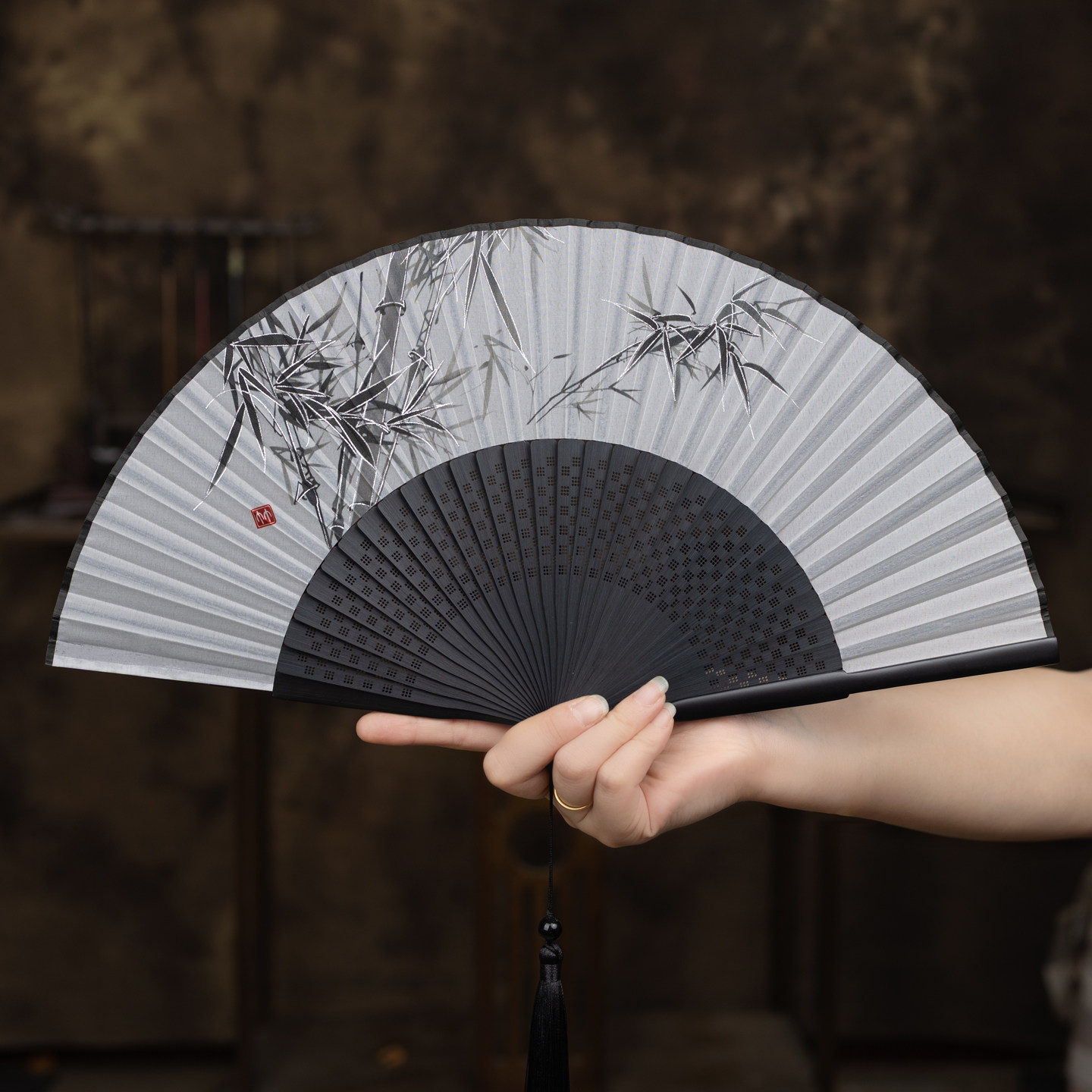丝艺堂新款夏日便携扇子古风折扇图片