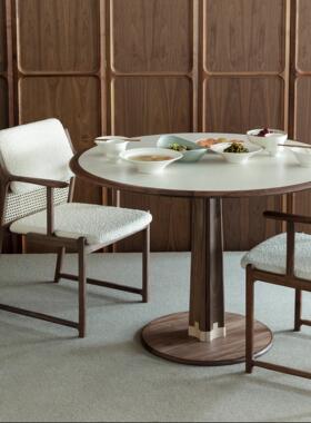 梵几|棱柱单腿圆桌岩板餐桌胡桃木圆形桌子黑色轻奢高级新款餐桌