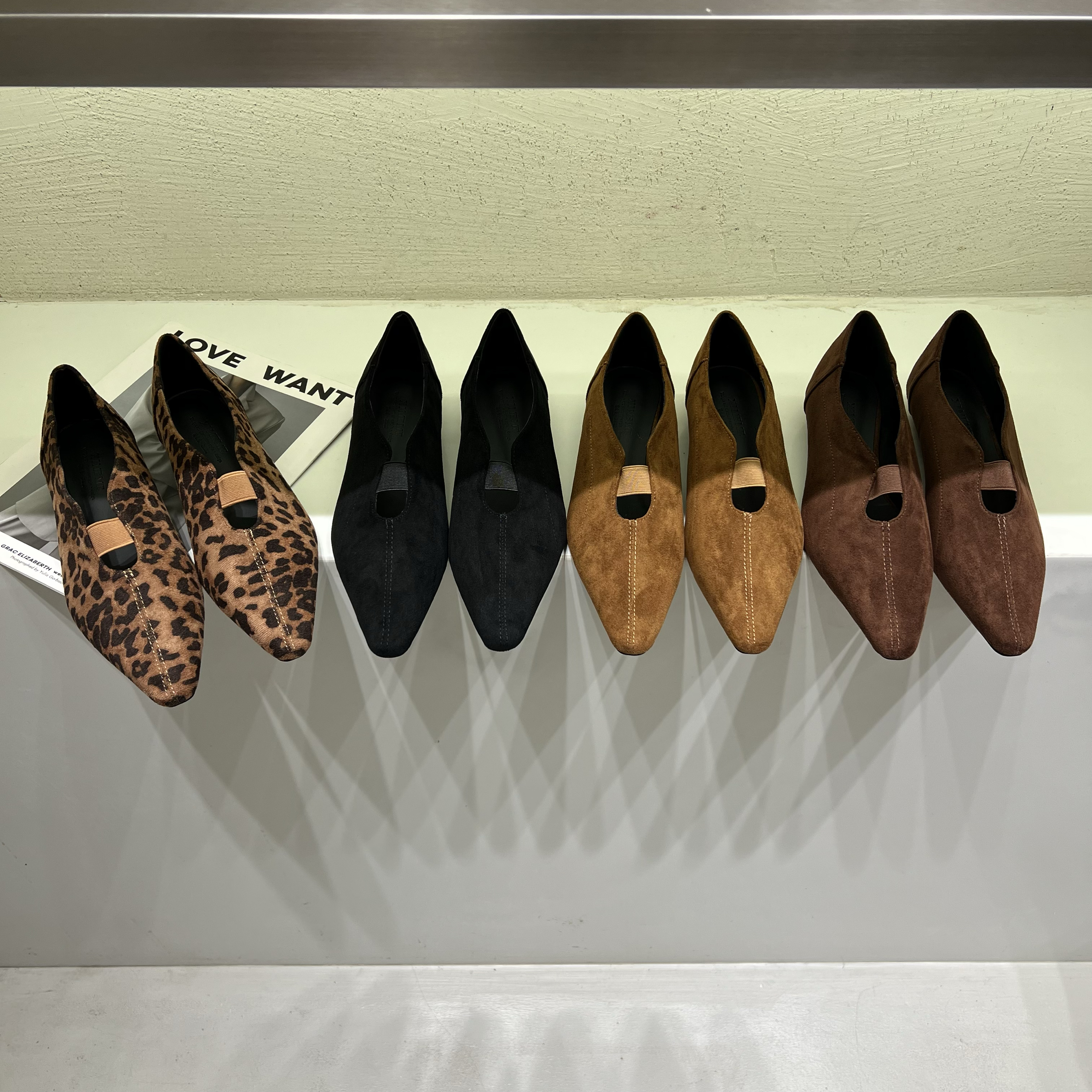 法式复古绒面尖头低跟单鞋女25秋冬通勤百搭设计感小众浅口奶奶鞋