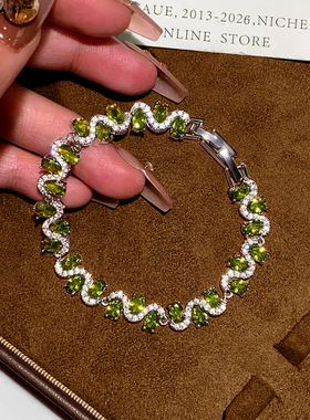 2026年新款手链橄榄绿色波浪蕾丝