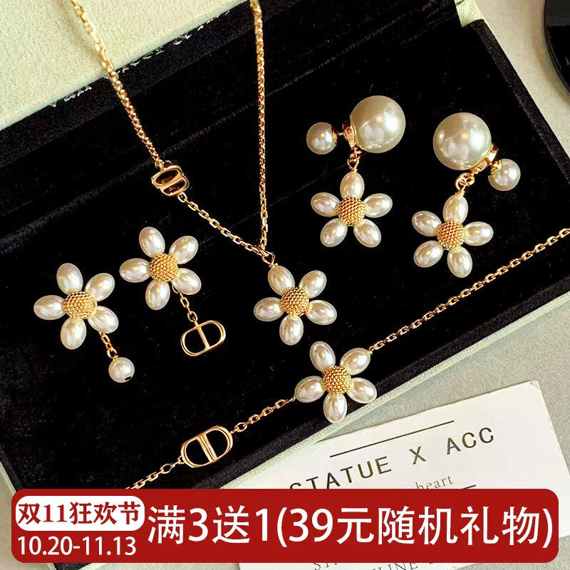 精工!2026新款秋冬珍珠花朵项链
