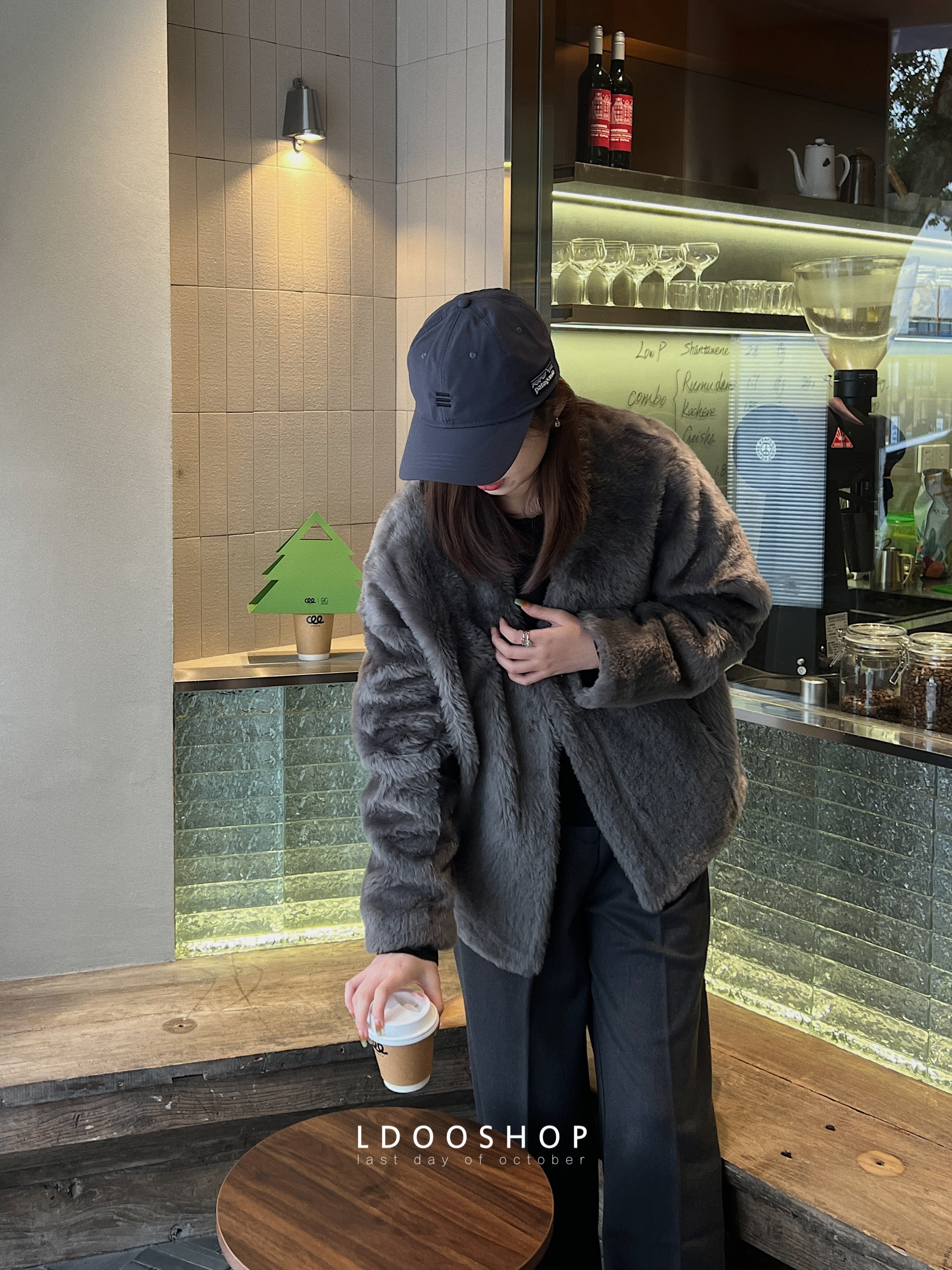 短款巴卡羊毛皮毛一体皮草外套