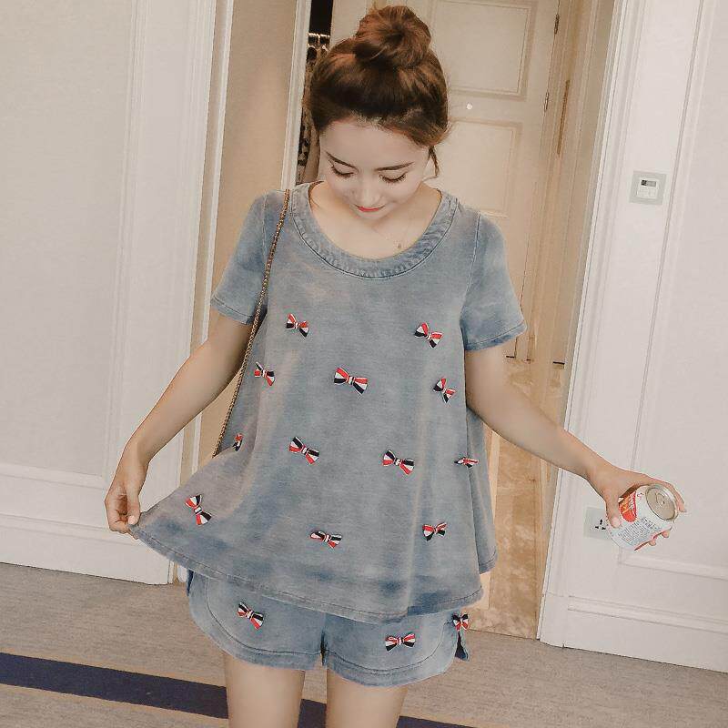 加肥加大码女装200斤胖mm夏装韩版宽松两件套胖子牛仔短裤套装在类目 女装/女士精品, 大码女装中 - 来自Buy2taobao.com提供专业的淘宝代购服务