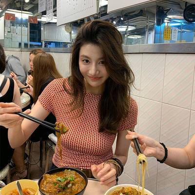 龍喜儿 复古风小众个性印花短袖T恤女夏季圆领设计感修身显瘦上衣