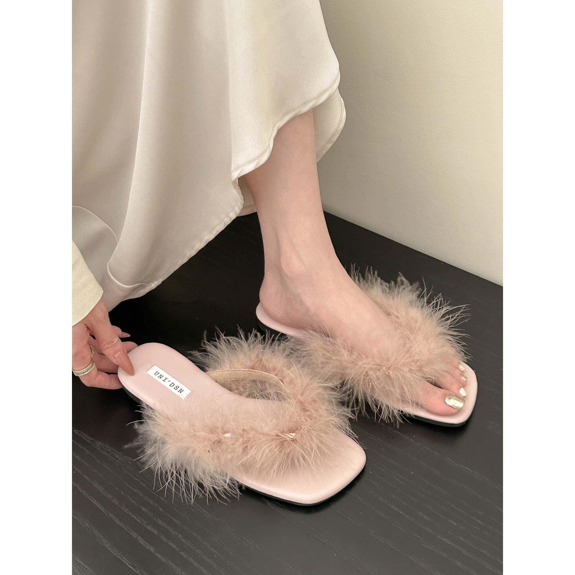 毛毛人字拖女2026新款踩屎感夹角凉拖鞋夏季外穿平底粉色沙0402r