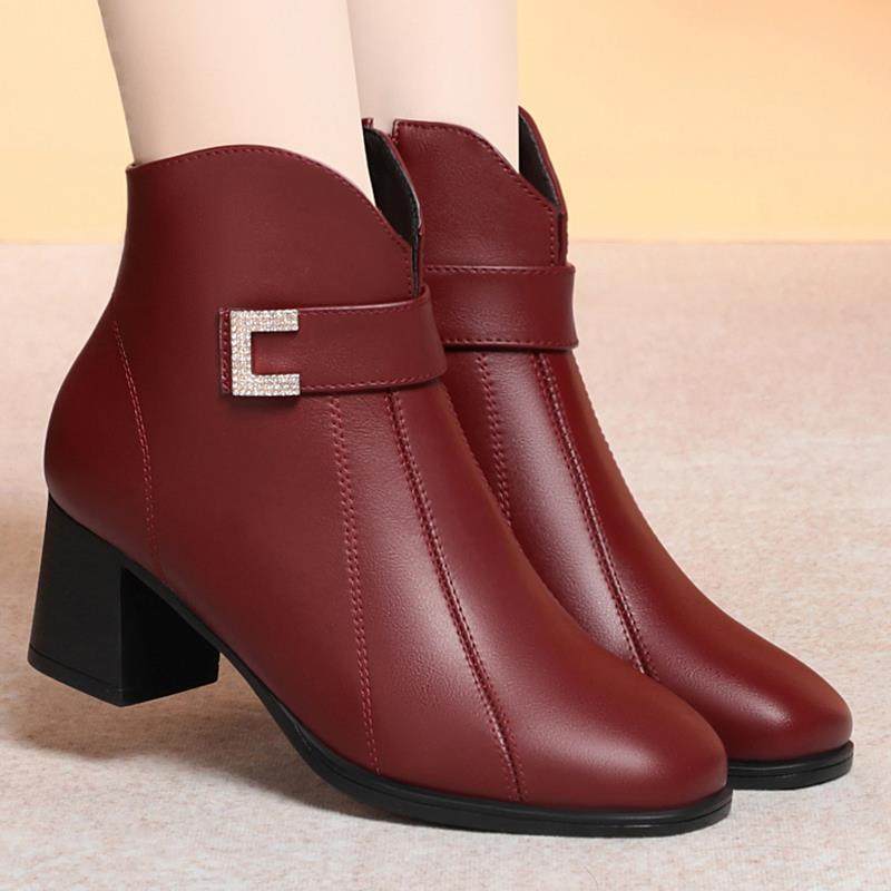 妈妈鞋子2025秋冬新款女鞋酒红中老年加绒皮鞋中跟短靴时1029h