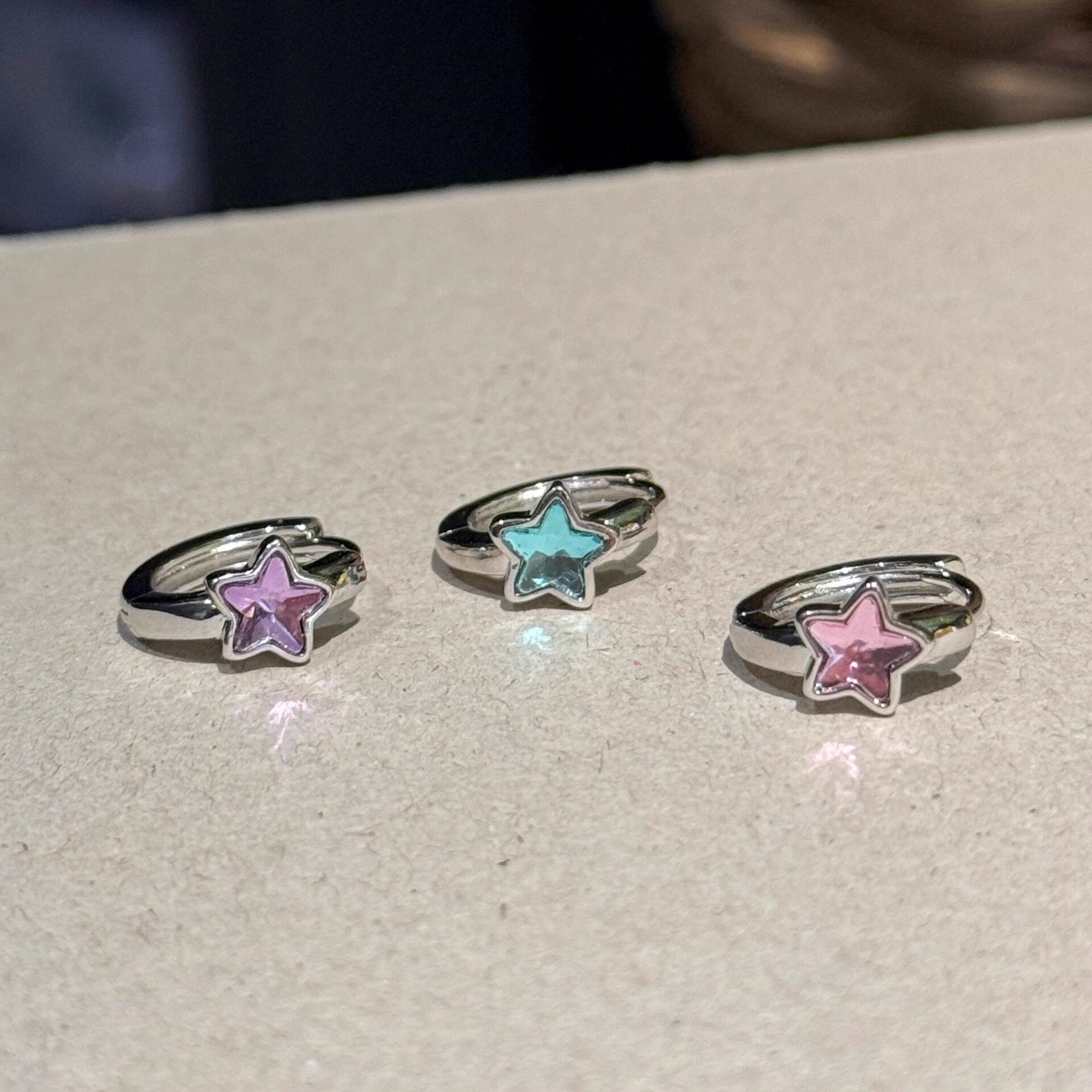 星星耳扣女简约可爱精致百搭糖果色多巴胺小耳圈耳环新款