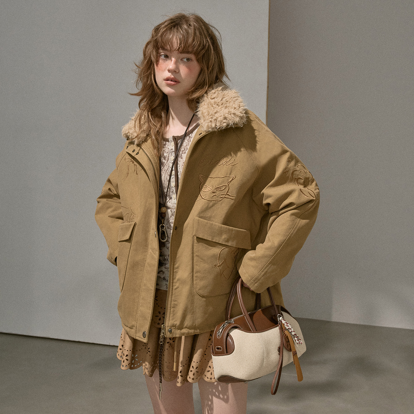 DIDDIMODA 抽绳可拆卸毛毛领宽松长袖卡通刺绣夹克外套女新款